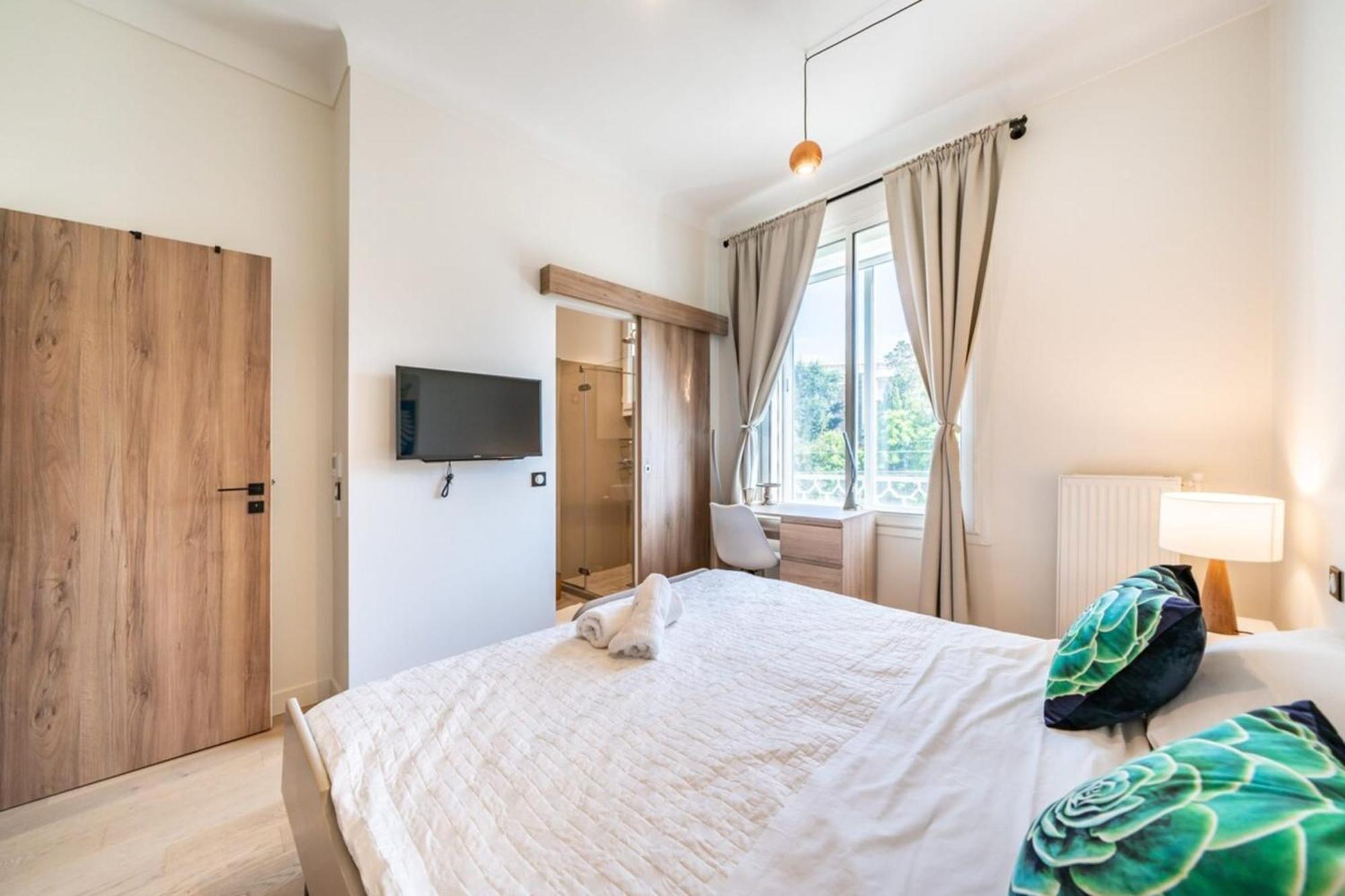 Stunning 3 Bedrooms On The Croisette Apartment Cannes